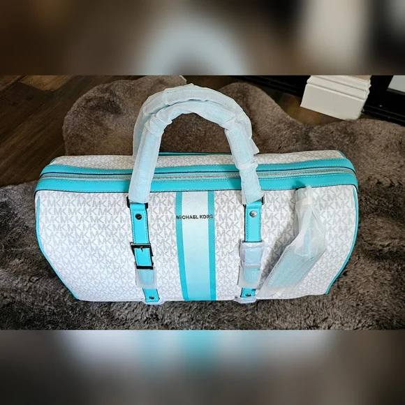 Authentic Michael Kors Weekender Ocean Blue. - Picture 4 of 12